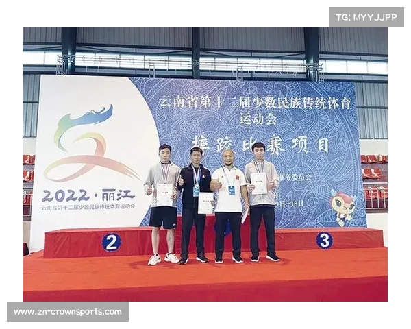 年轻教练引领新疆之花在田间绽放彰显活力与希望